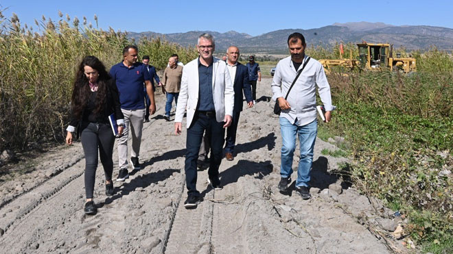 Başkan Ustaoğlu, çalışmaları inceledi vatandaşlarla buluştu