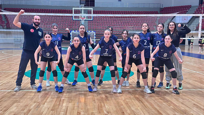 Gazi Ortaokulu Kız Voleybol Takımı il ikincisi oldu