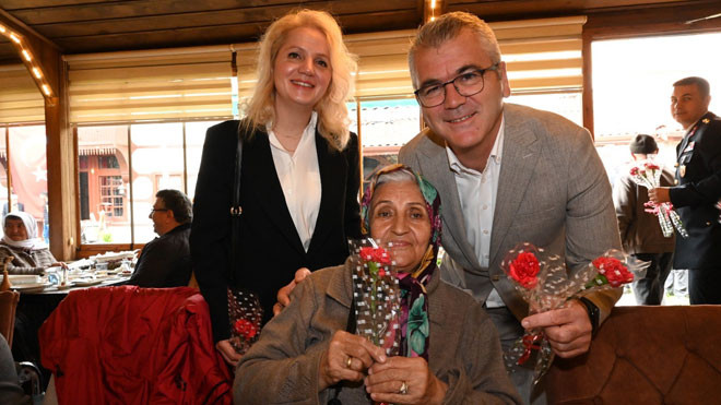 Seydişehir Kaymakamı ve Belediye Başkanı şehit anneleriyle buluştu