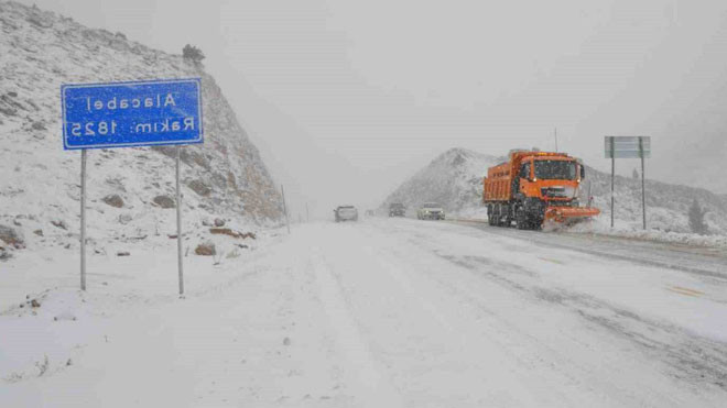 Seydişehir-Antalya Yolu tır ve çekiciler için trafiğe kapatıldı